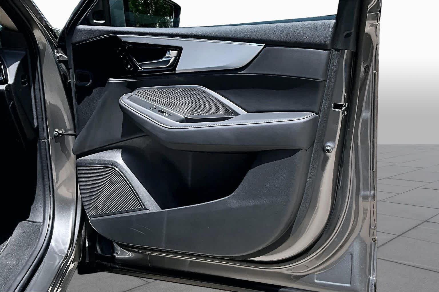 Used 2024 Liquid Carbon Metallic Acura w/Technology Package image 27