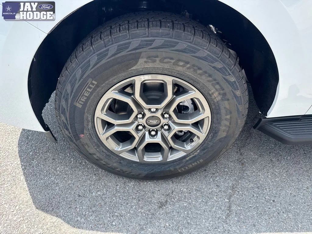 New 2026 Oxford White Ford Active image 27