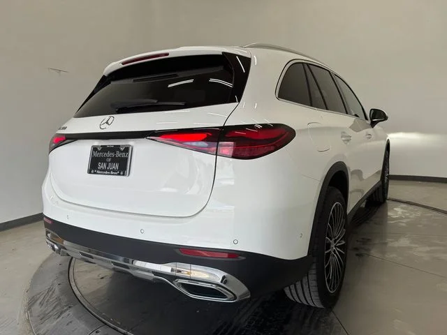 New 2027 White Mercedes-Benz GLC 300 image 32
