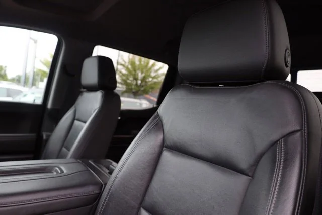 Used 2020 RED HOT Chevrolet LT Trail Boss image 21
