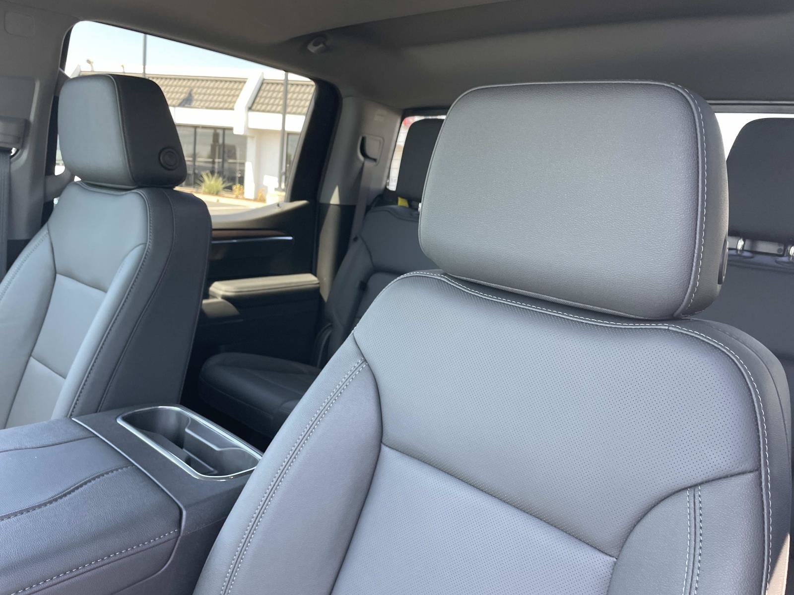 2026 GMC Sierra 1500 SLT - Photo 24