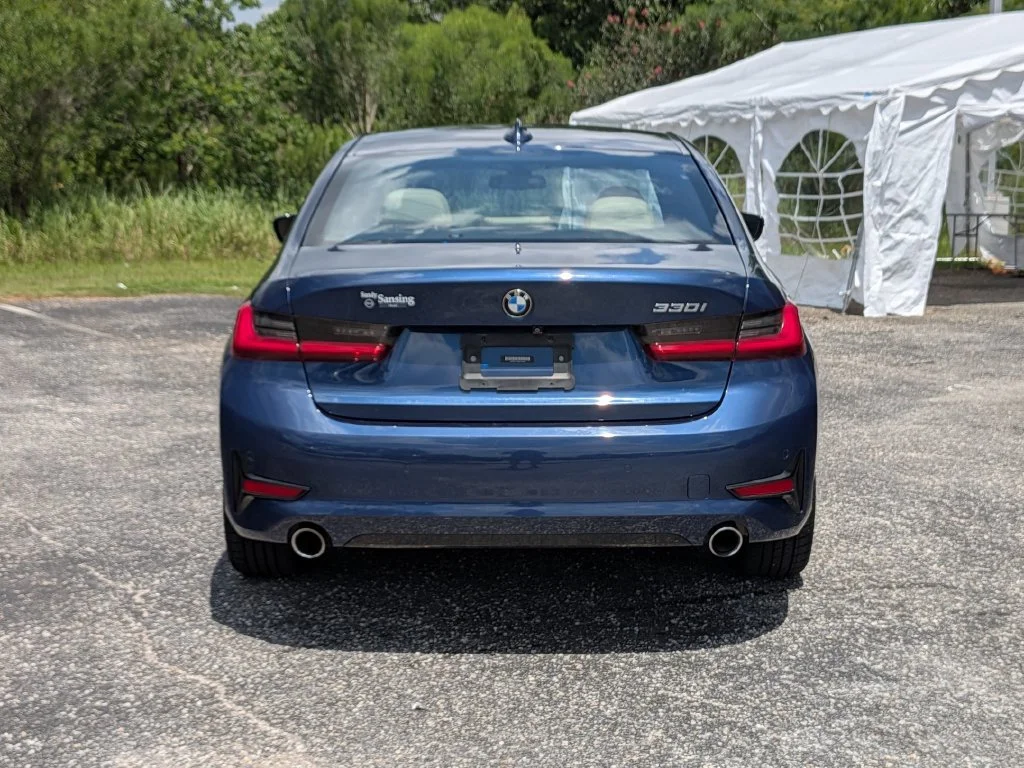 Used 2021 Blue BMW 330i image 4
