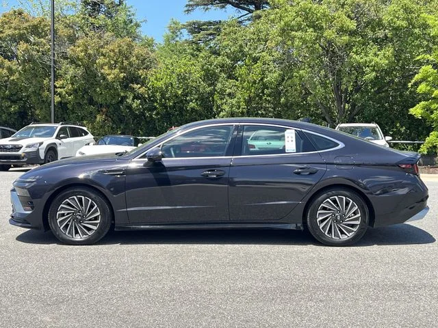 Used 2025 Blue Hyundai SEL image 10