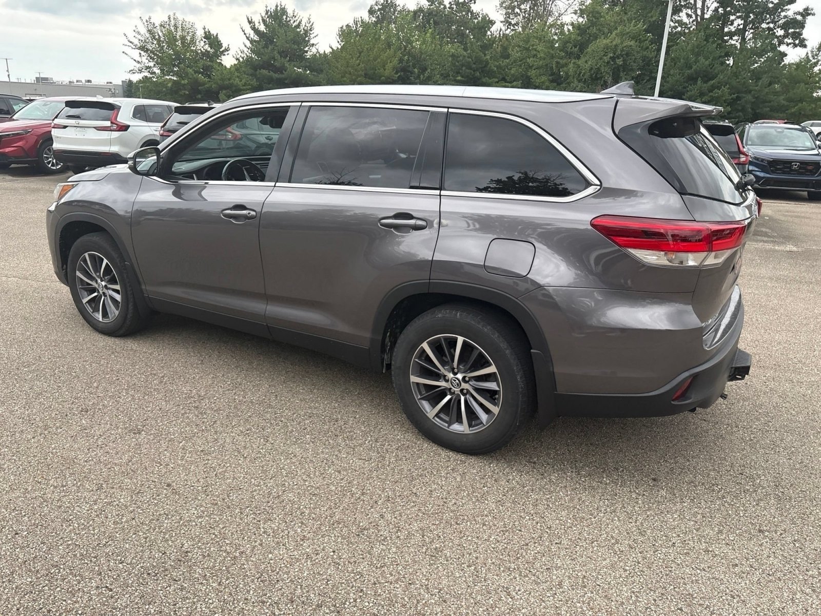 Used 2019 Predawn Gray Mica Toyota XLE image 8