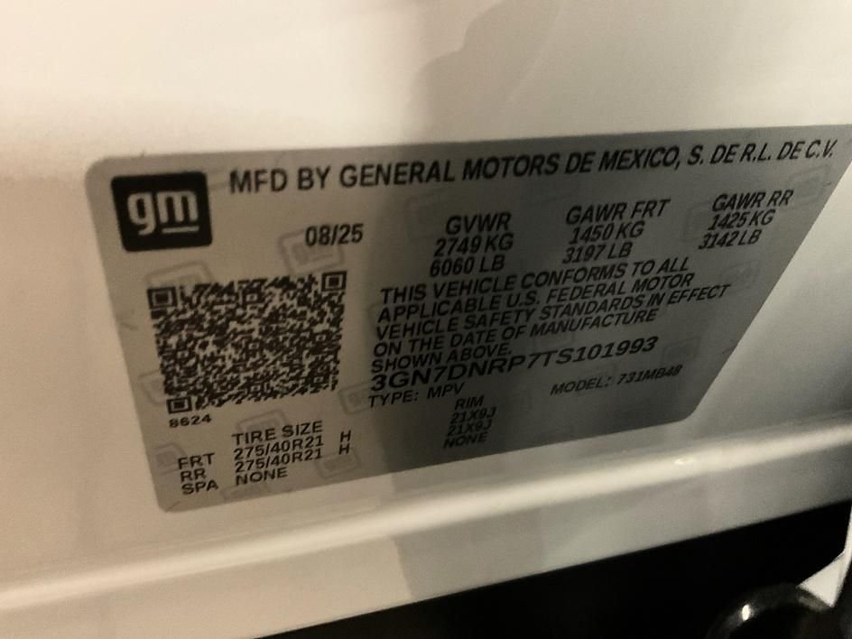 Used 2026 White Chevrolet LT image 30