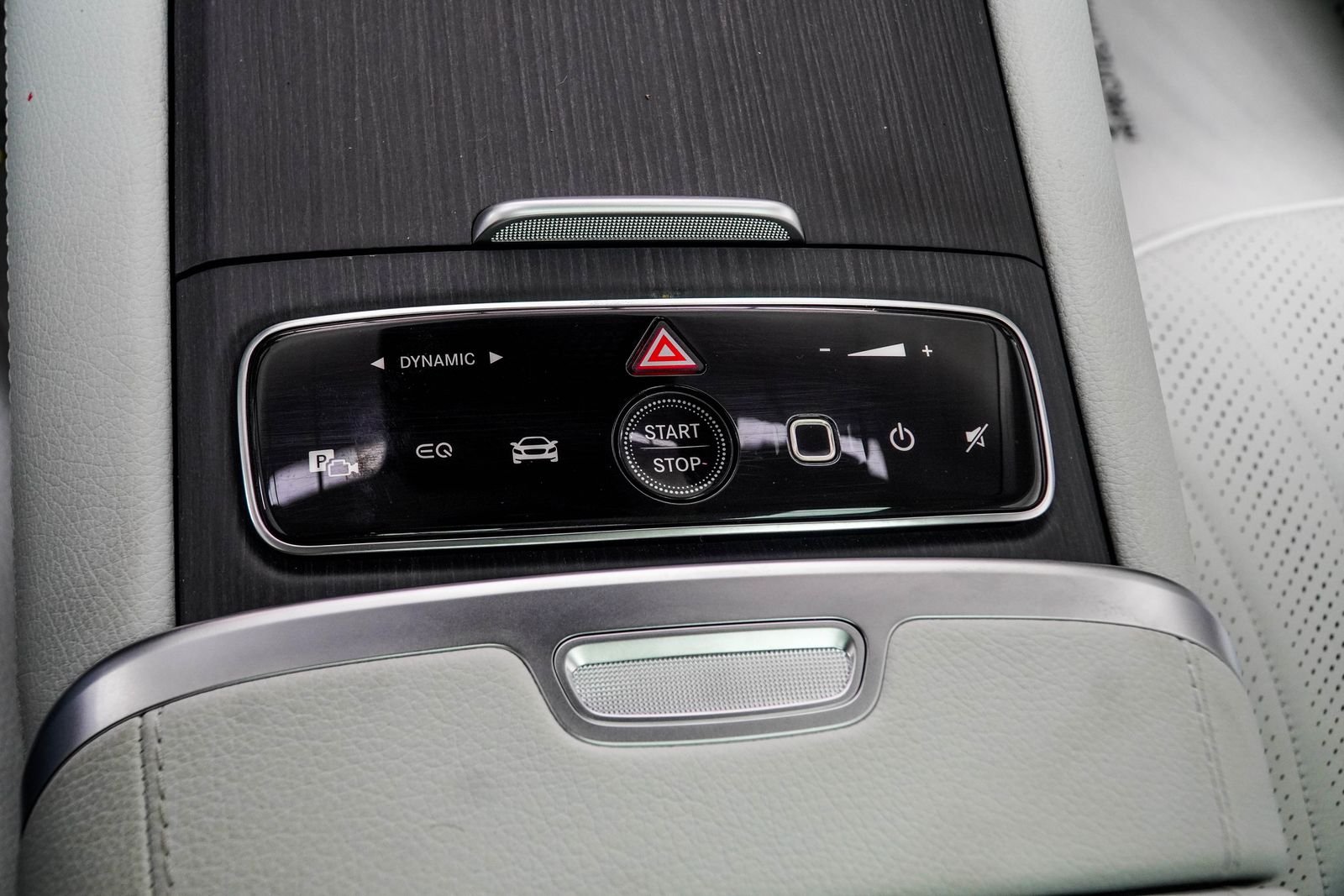 Used 2025 Gray Mercedes-Benz 500 Sedan image 21