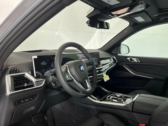 Used 2026 Skyscraper Grey Metallic BMW xDrive40i image 8