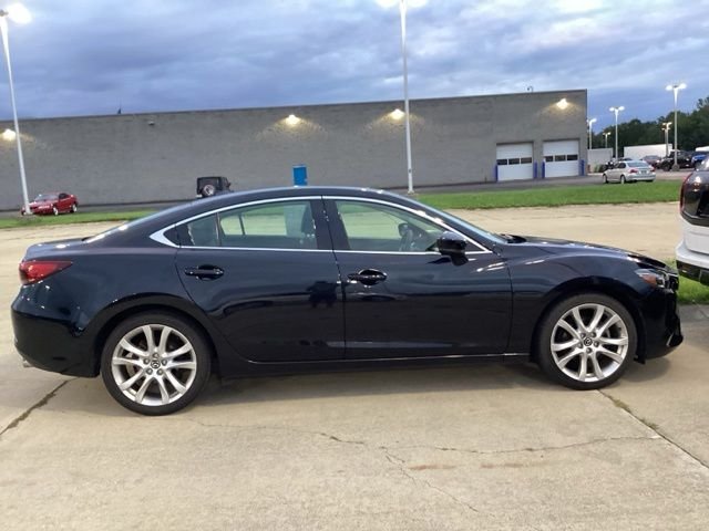 Used 2017  Mazda Touring image 9