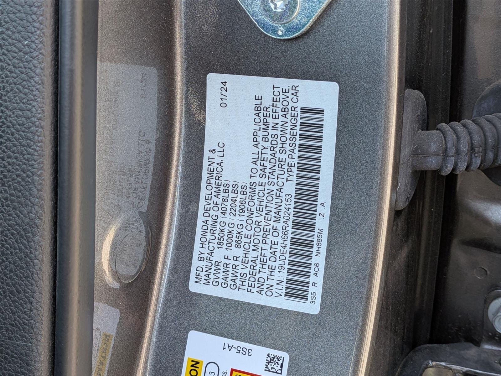 Used 2024 Liquid Carbon Metallic Acura w/Tech w/A-SPEC image 39