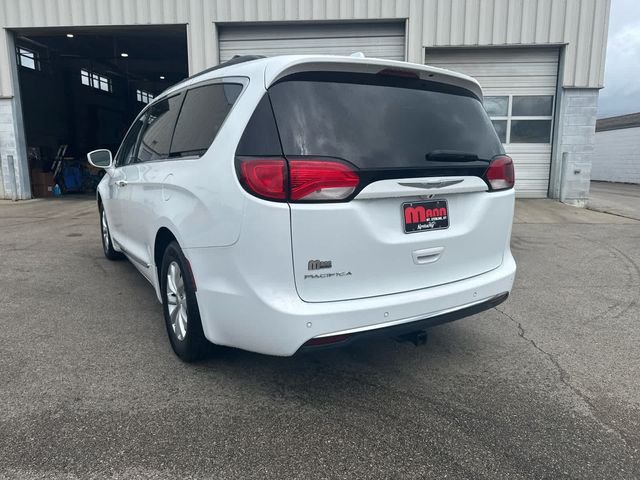 Used 2017 White Chrysler Touring L image 33