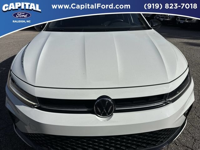 Used 2025 White Volkswagen 1.5T Sport image 10