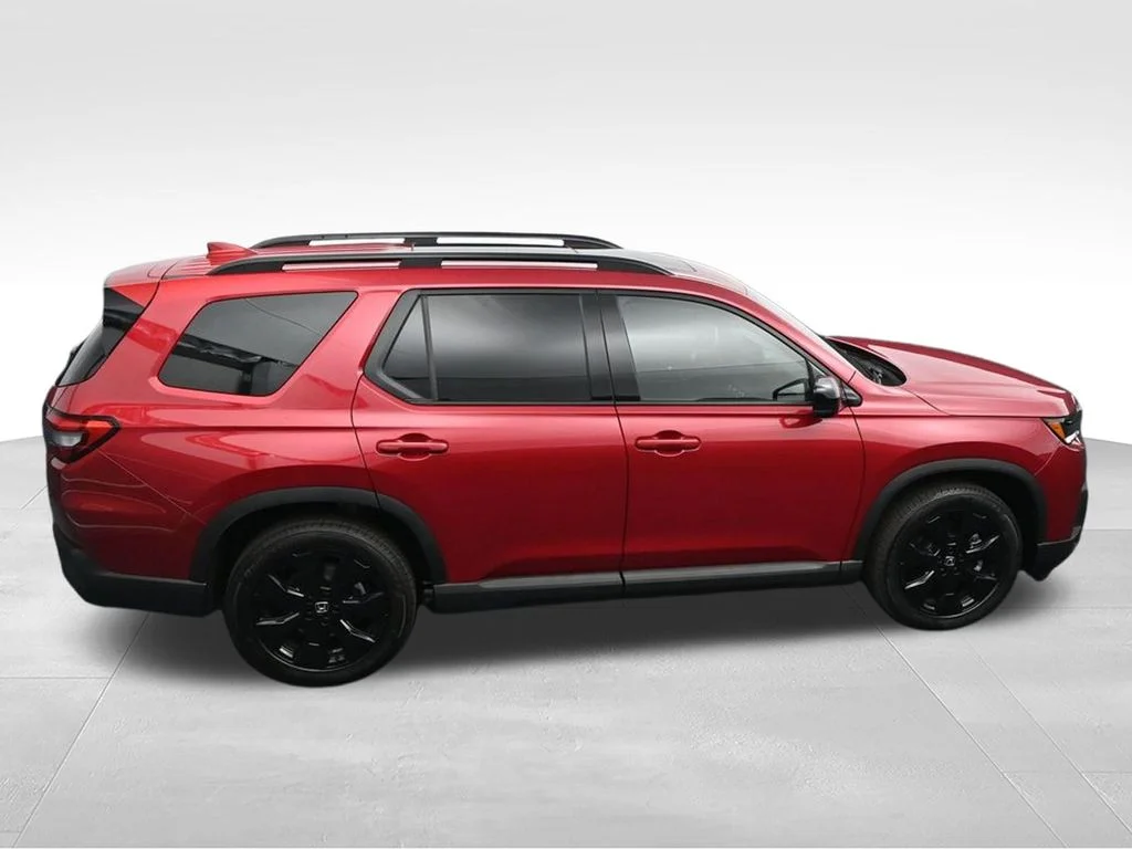 New 2026 Radiant Red Metallic II Honda Black Edition image 22