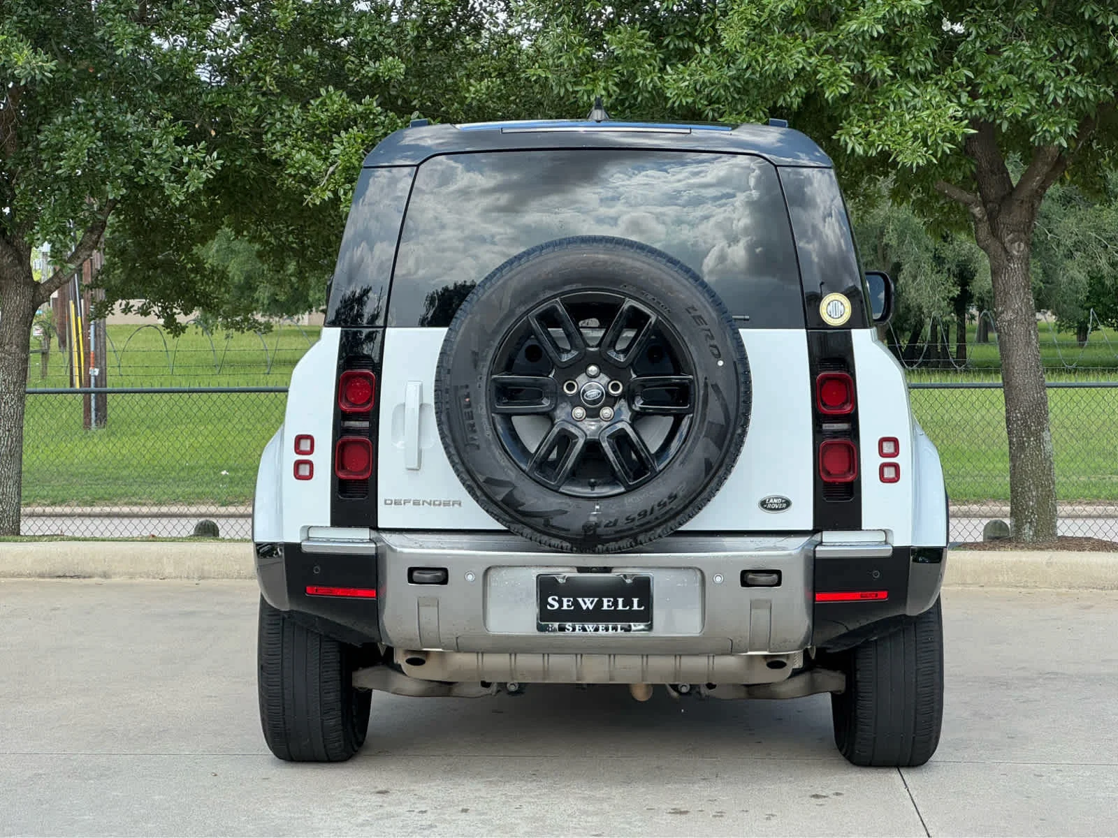 Used 2023 WHT Land Rover S image 5