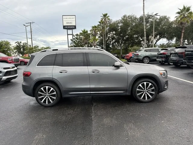 Used 2022 Gray Mercedes-Benz 4MATIC® image 2