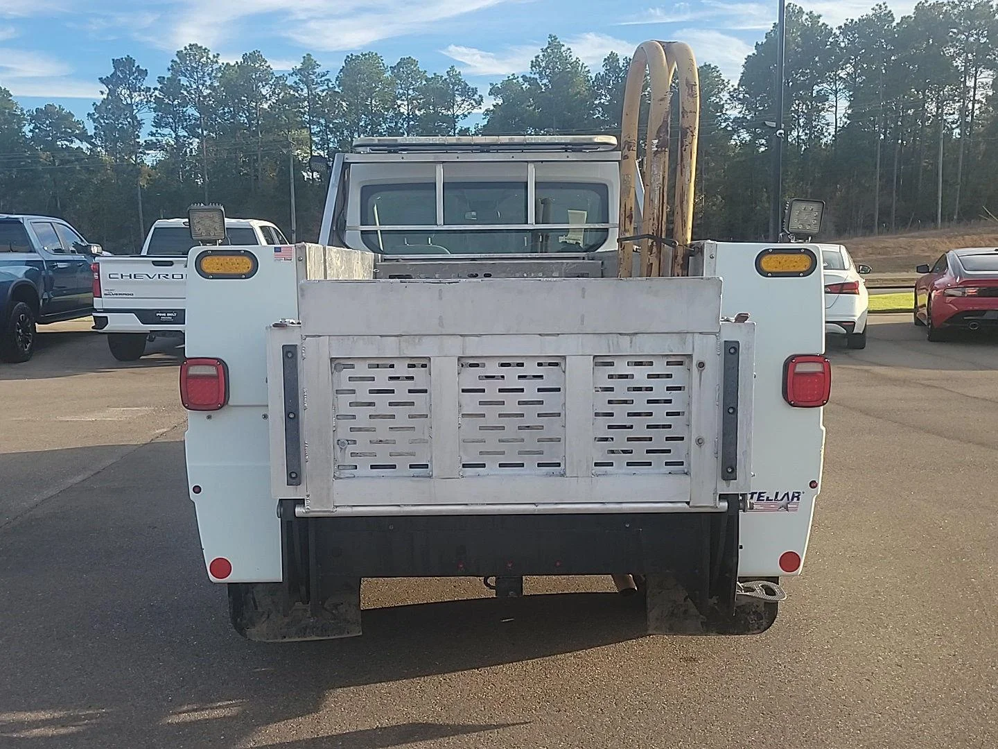 Used 2016 Oxford White Ford T-350 138" 9950 GVWR DRW image 13