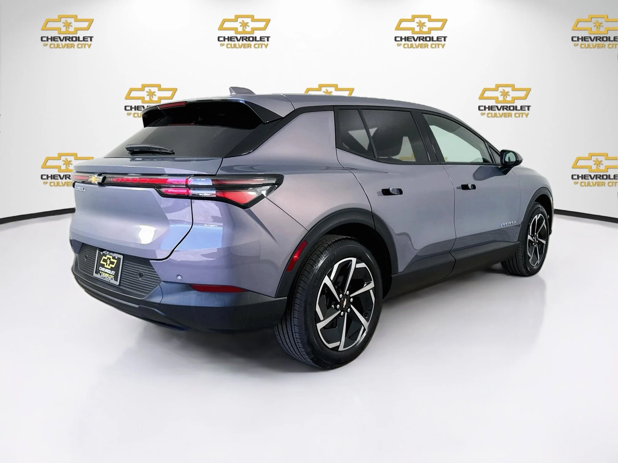 Used 2026 Galaxy Gray Metallic Chevrolet LT image 8
