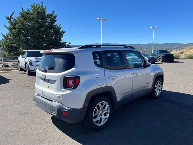 Used 2017 Glacier Metallic Jeep Latitude image 8