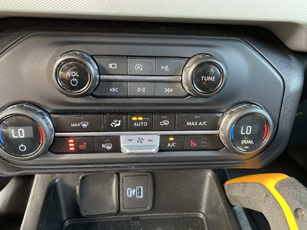 Used 2023 Gray Ford Badlands image 14