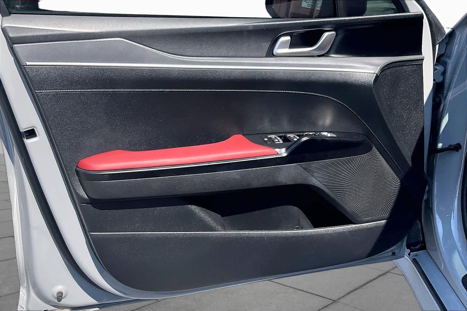 Used 2023 Wolf Gray Kia GT-Line image 23
