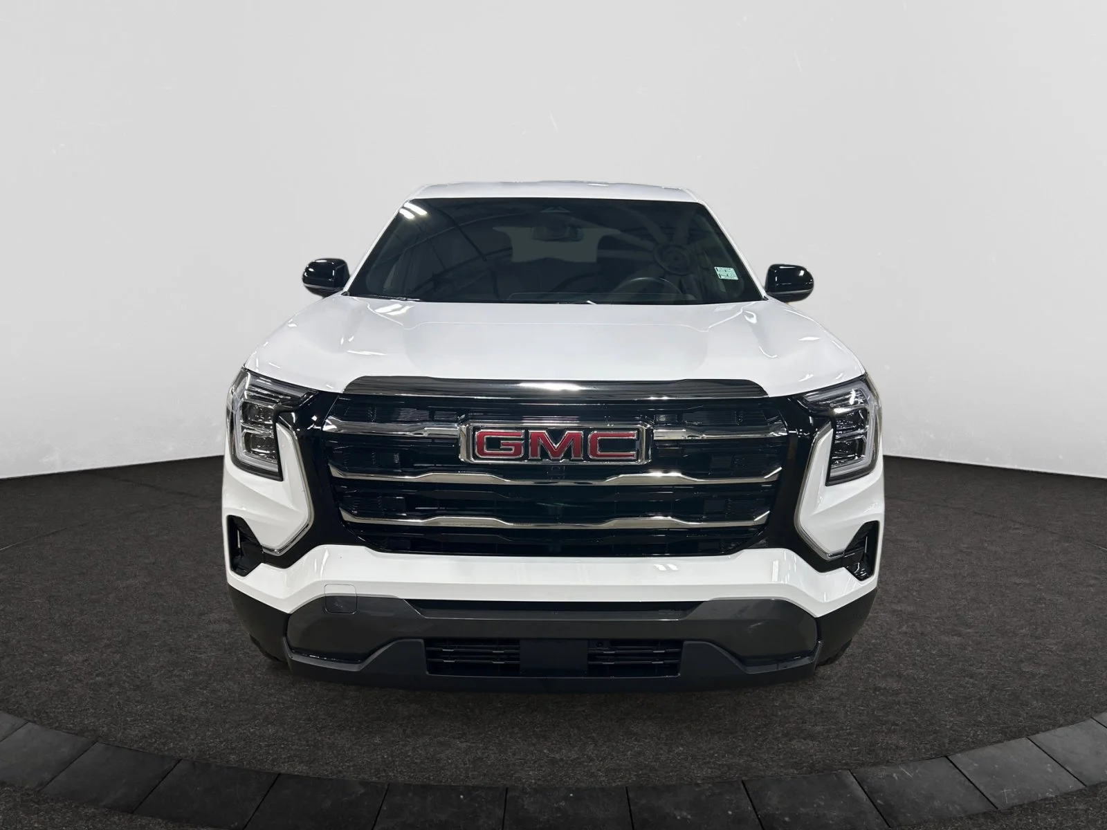 Used 2025 White GMC AWD Elevation image 8