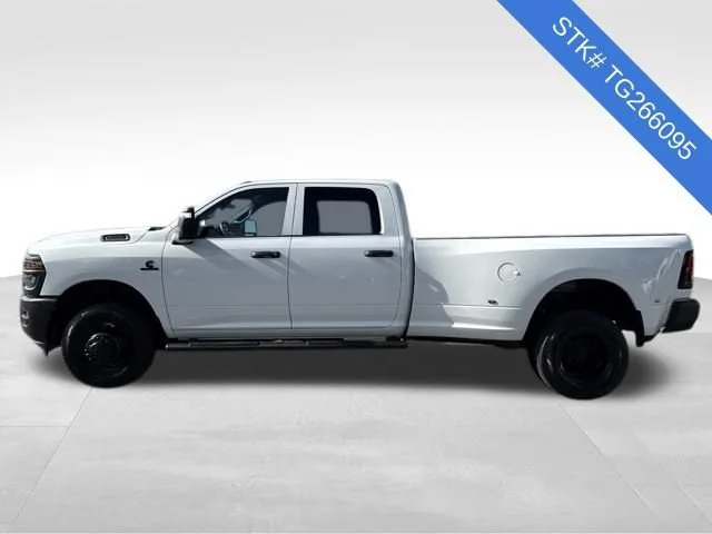 New 2026 Bright White Clear-Coat Exterior Paint RAM Tradesman image 4