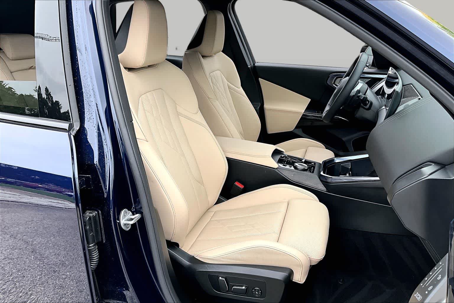 Used 2026 Tanzanite Blue II Metallic BMW 30 xDrive image 8