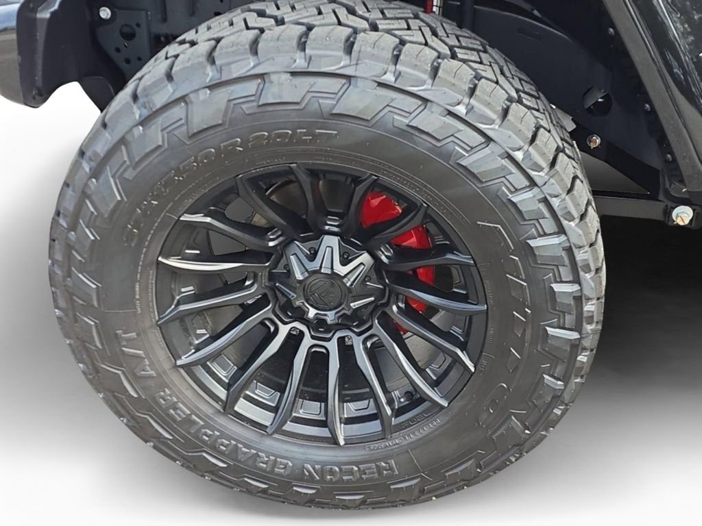 2025 Jeep Wrangler 4-Door Willys - Photo 11