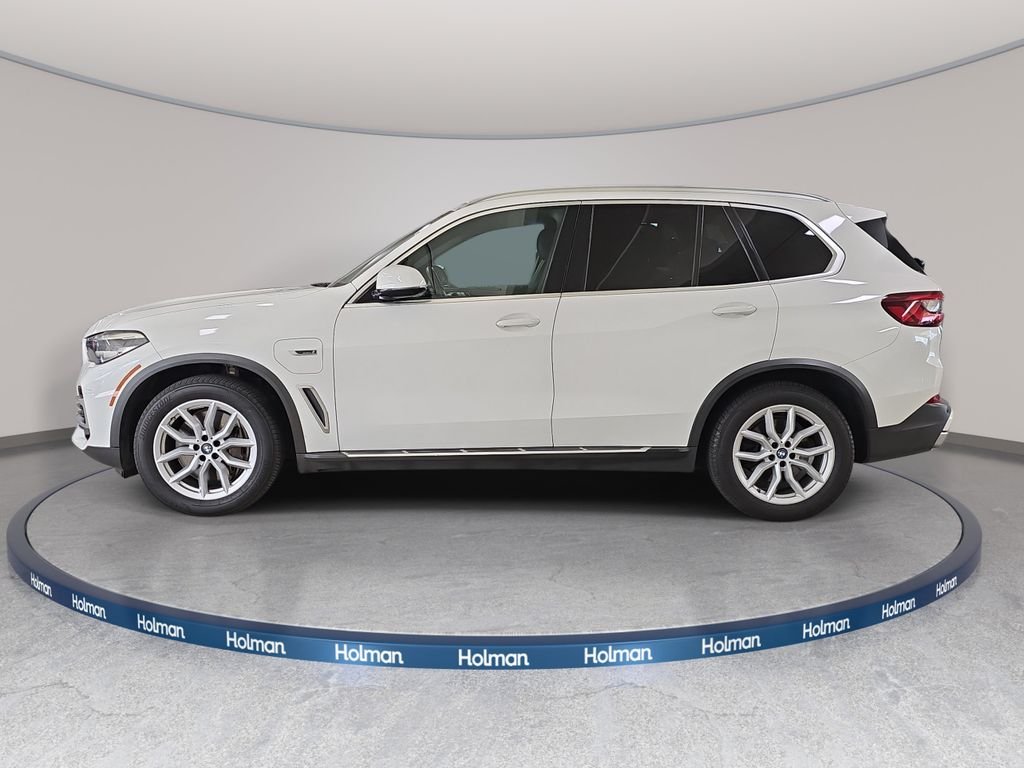 Certified Used 2023 Alpine White BMW xDrive45e image 9