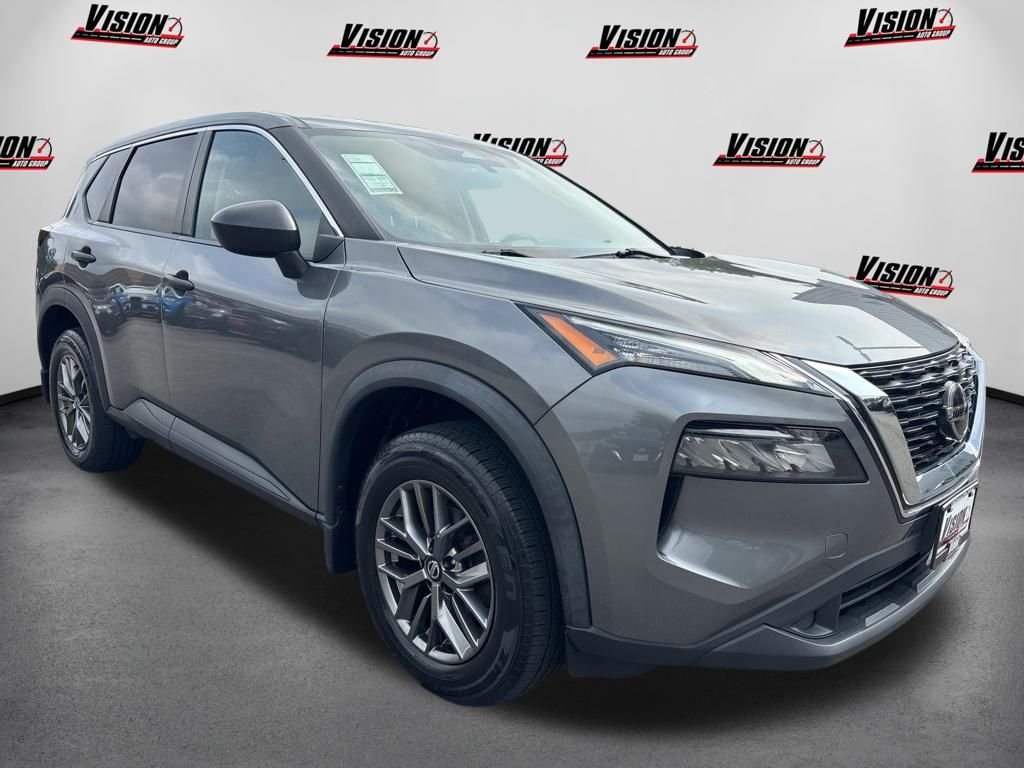 Used 2021 Gray Nissan S image 3
