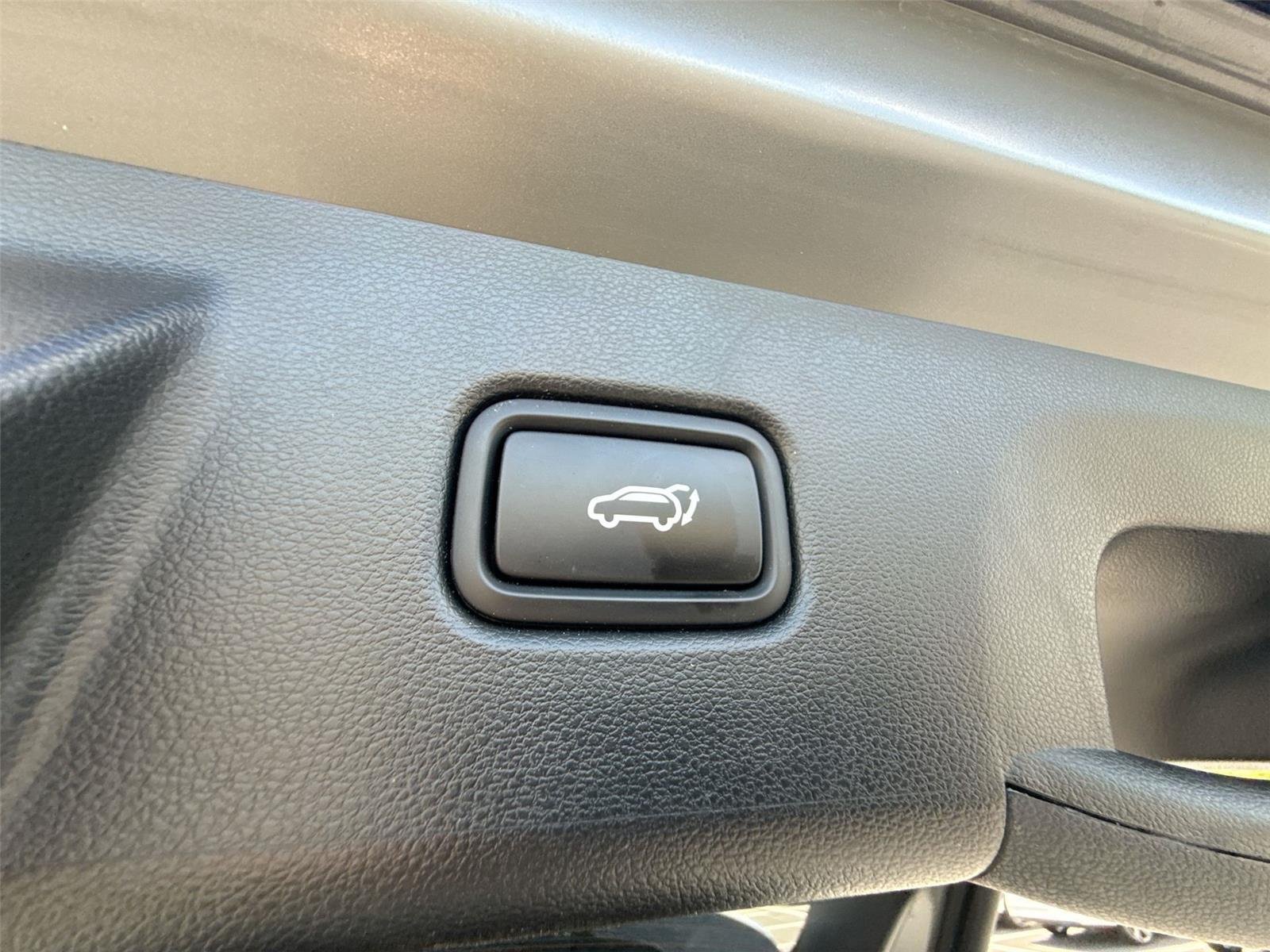 Used 2024 Hampton Gray Hyundai SEL image 18