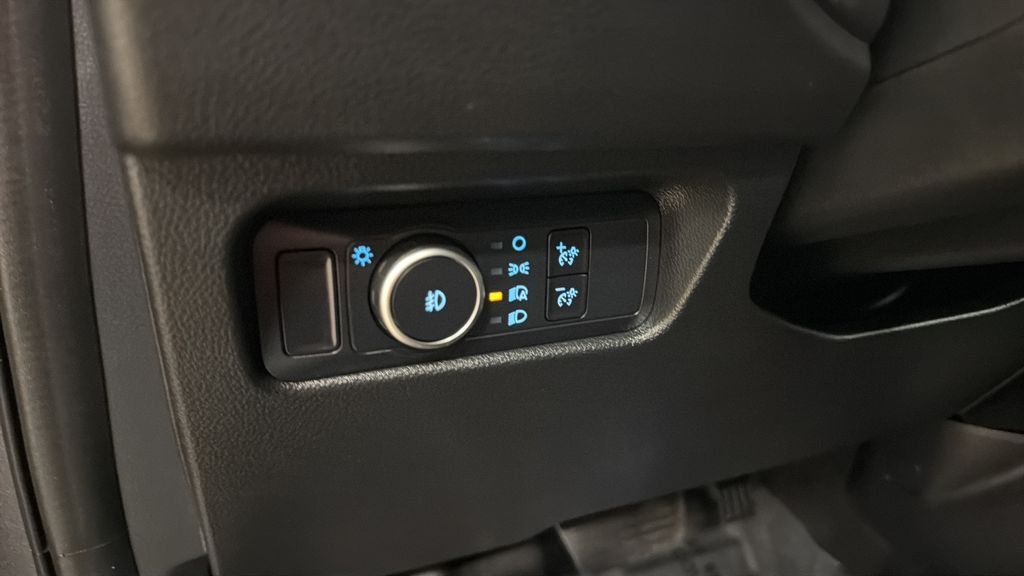 Used 2025 Gray Ford XL image 17