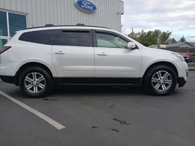 Used 2017 Chevrolet Traverse 1LT with VIN 1GNKVGKD7HJ106803 for sale in Madras, OR