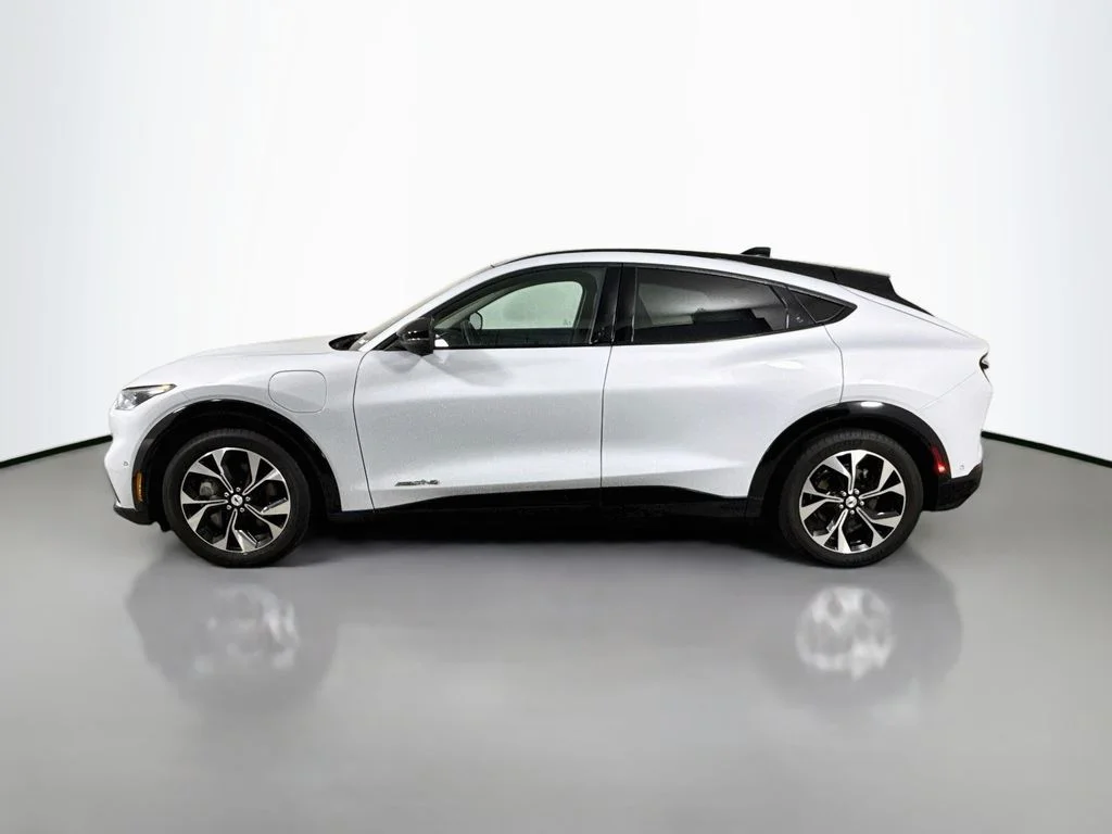 Used 2023 Space White Metallic Ford Premium image 11