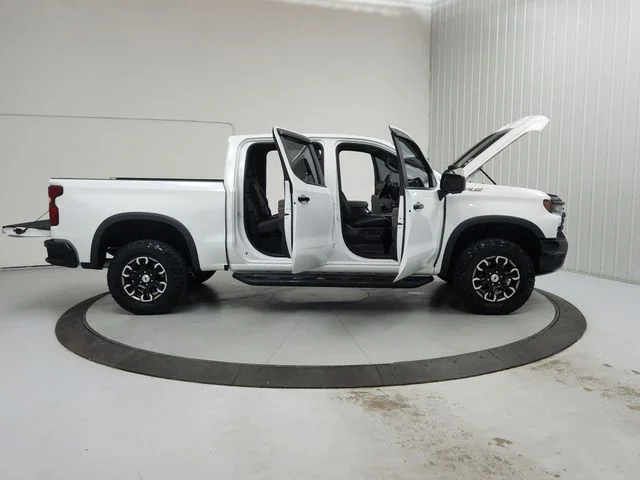 Used 2022 White Chevrolet ZR2 image 16