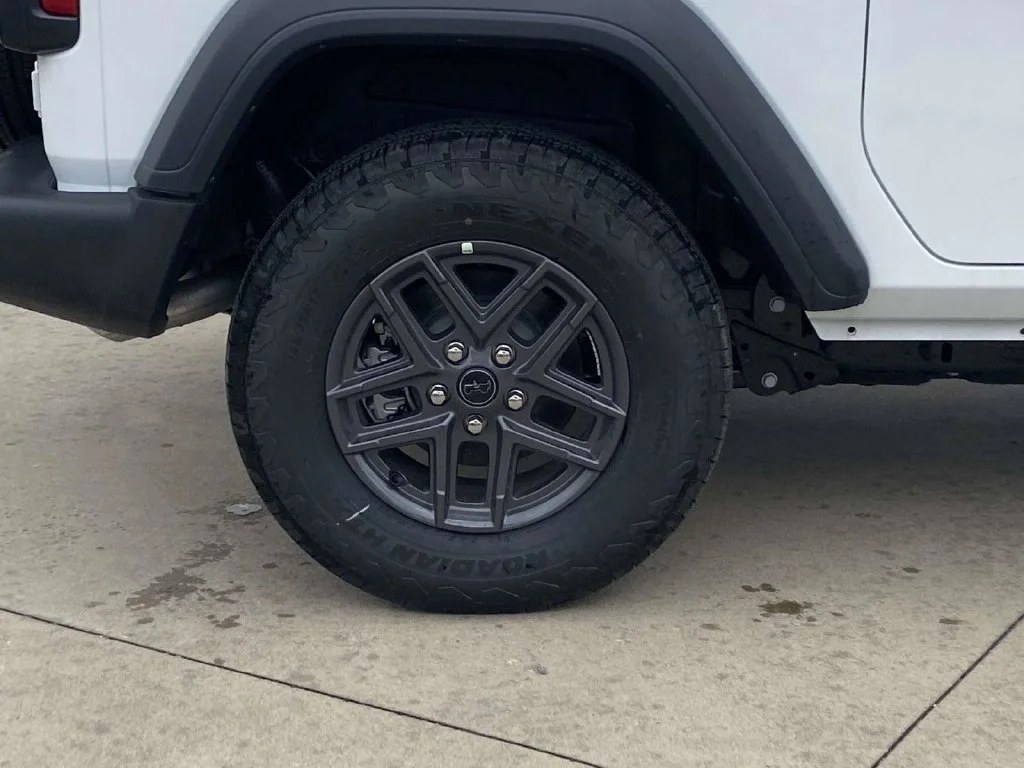 New 2026 Bright White Clear-Coat Exterior Paint Jeep Sport S image 34