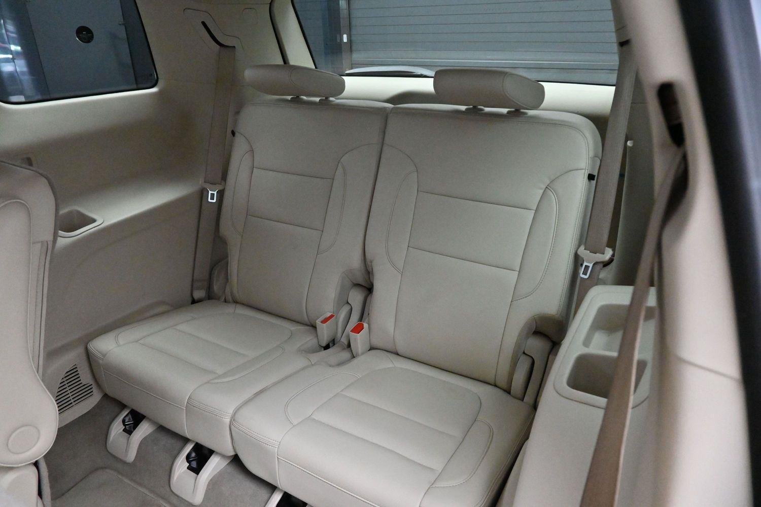 Used 2023 White Frost Tricoat GMC Denali image 33