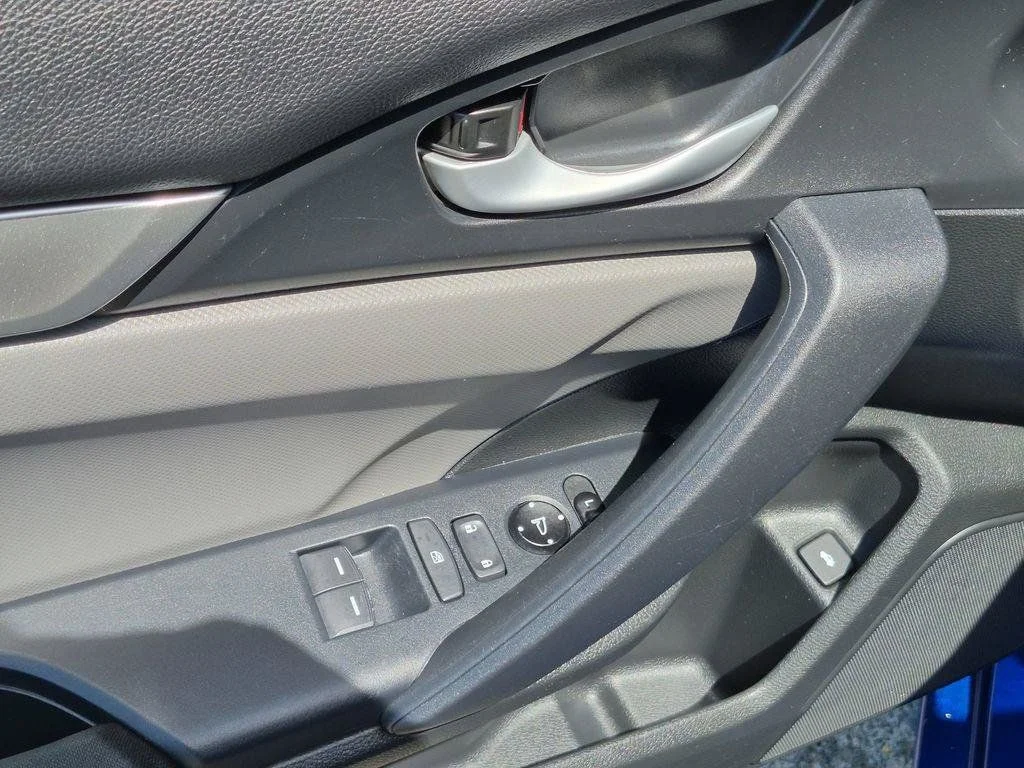 Used 2018  Honda LX-P image 10