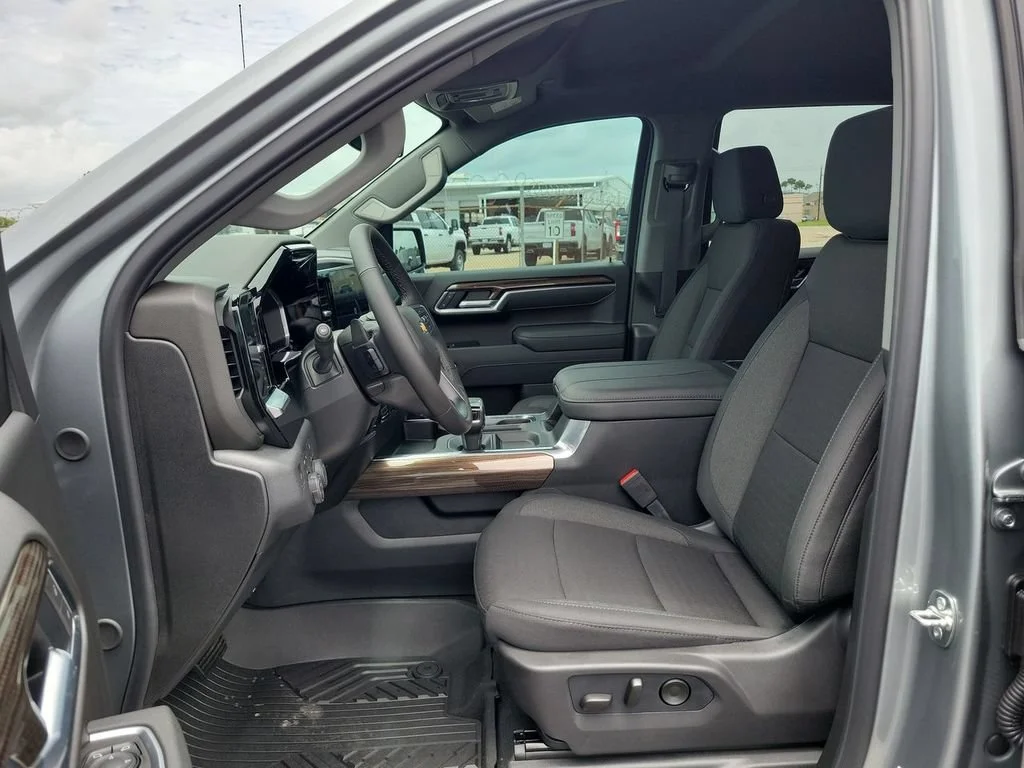 New 2026 Sterling Gray Metallic Chevrolet LT image 11