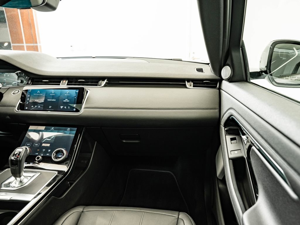 Used 2023 Gray Land Rover SE image 47
