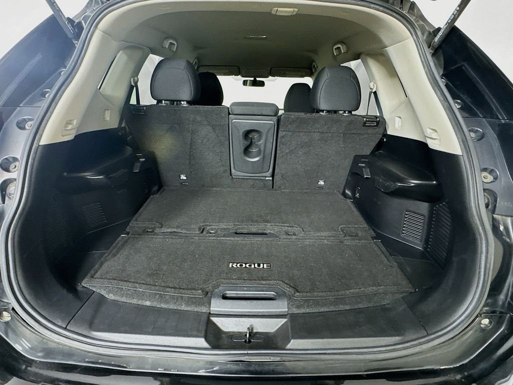 Used 2018 Magnetic Black Nissan S image 31