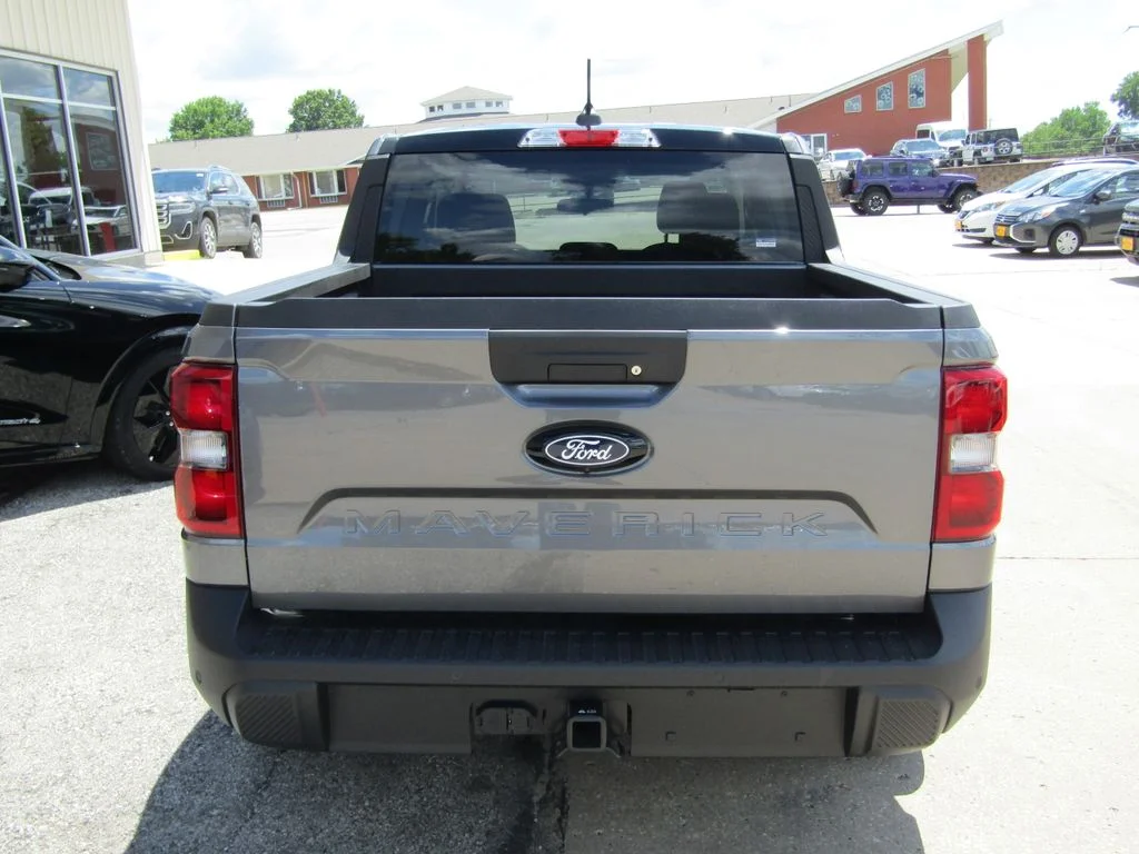 New 2026 Carbonized Gray Metallic Ford XLT image 4