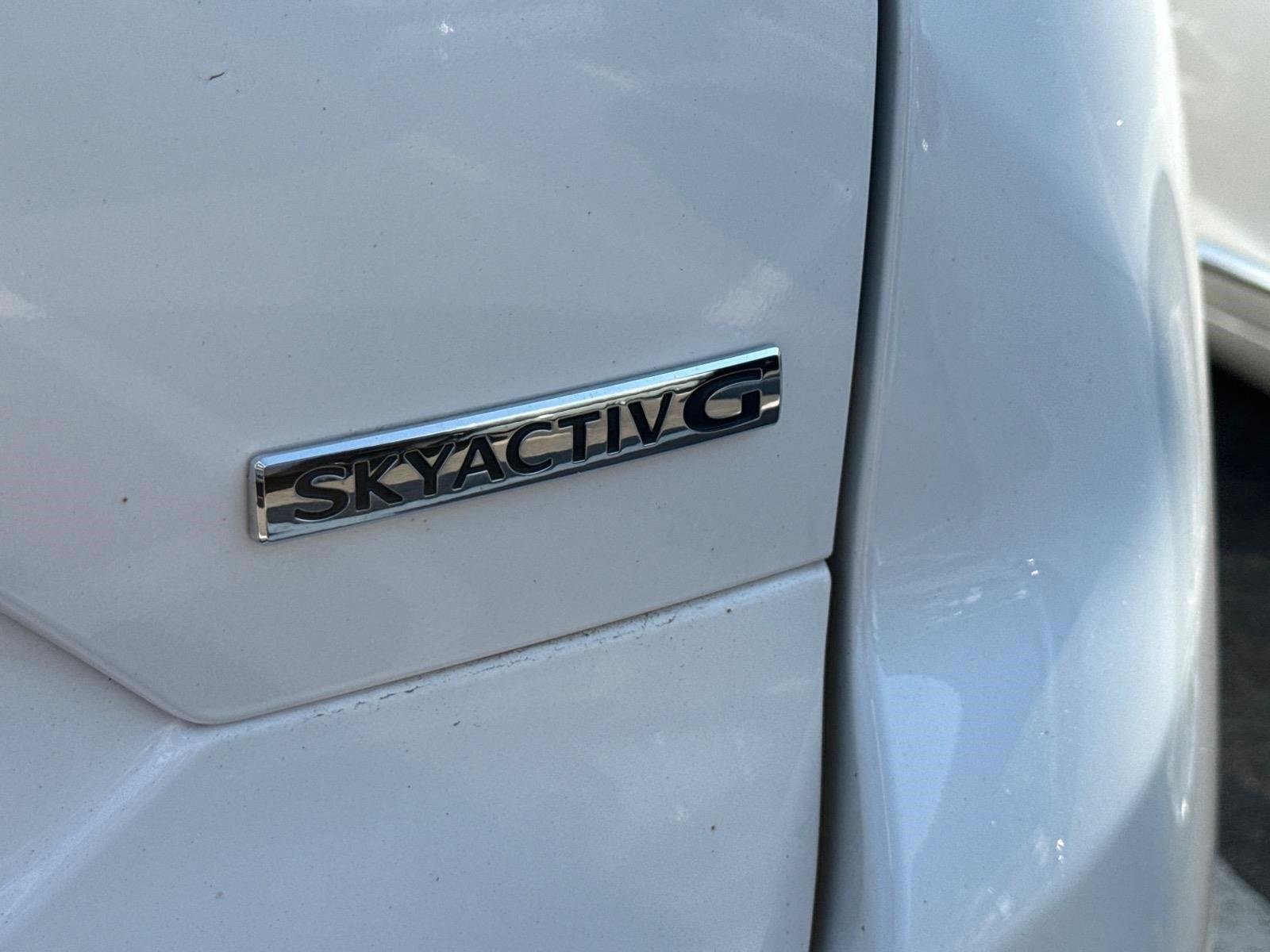 Used 2020 Snowflake White Pearl Mica Mazda Touring image 14