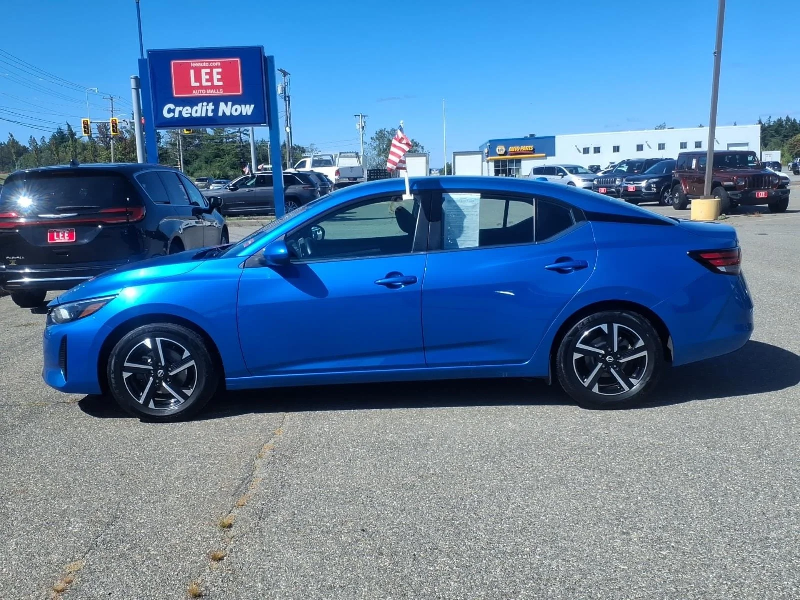Used 2025 Electric Blue Metallic Nissan SV image 7