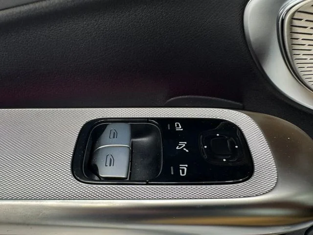 New 2026 MANUFAKTUR Moonlight Whit Mercedes-Benz CLE 53 AMG® image 38