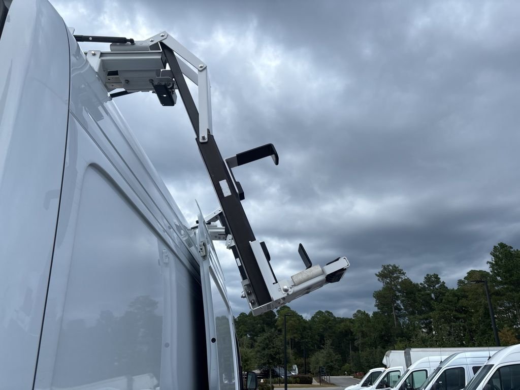 Used 2024 White Mercedes-Benz Cargo 170 WB image 23