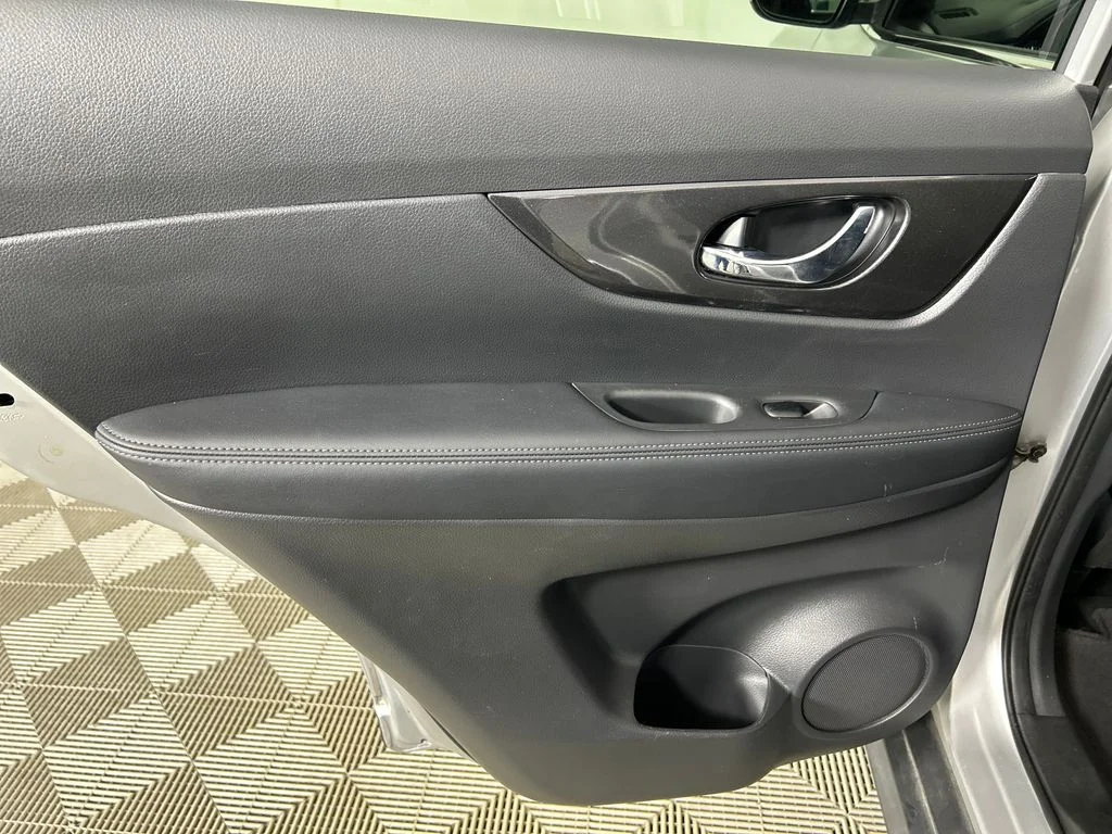 Used 2019 Silver Nissan SV image 17