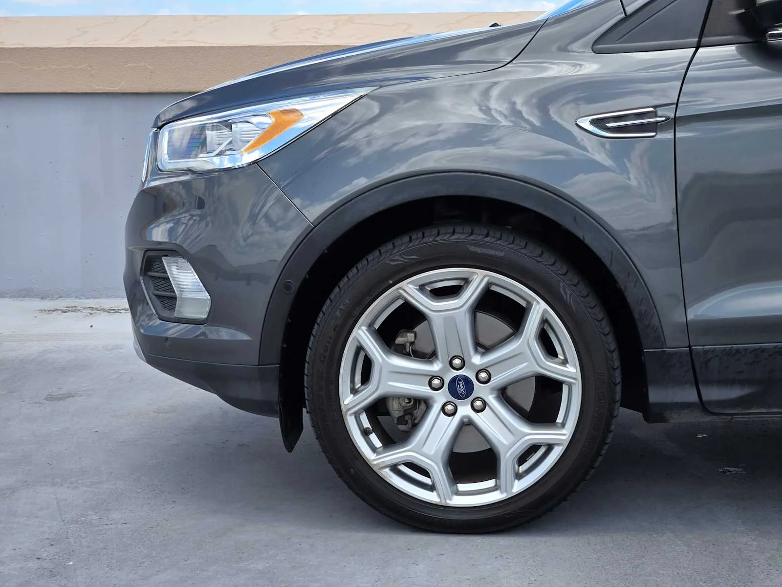 Used 2019 Magnetic Metallic Ford Titanium image 9