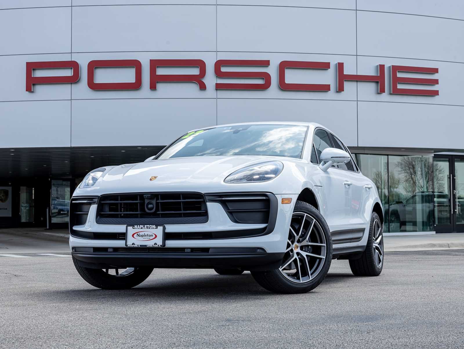 2023 Porsche Macan Base