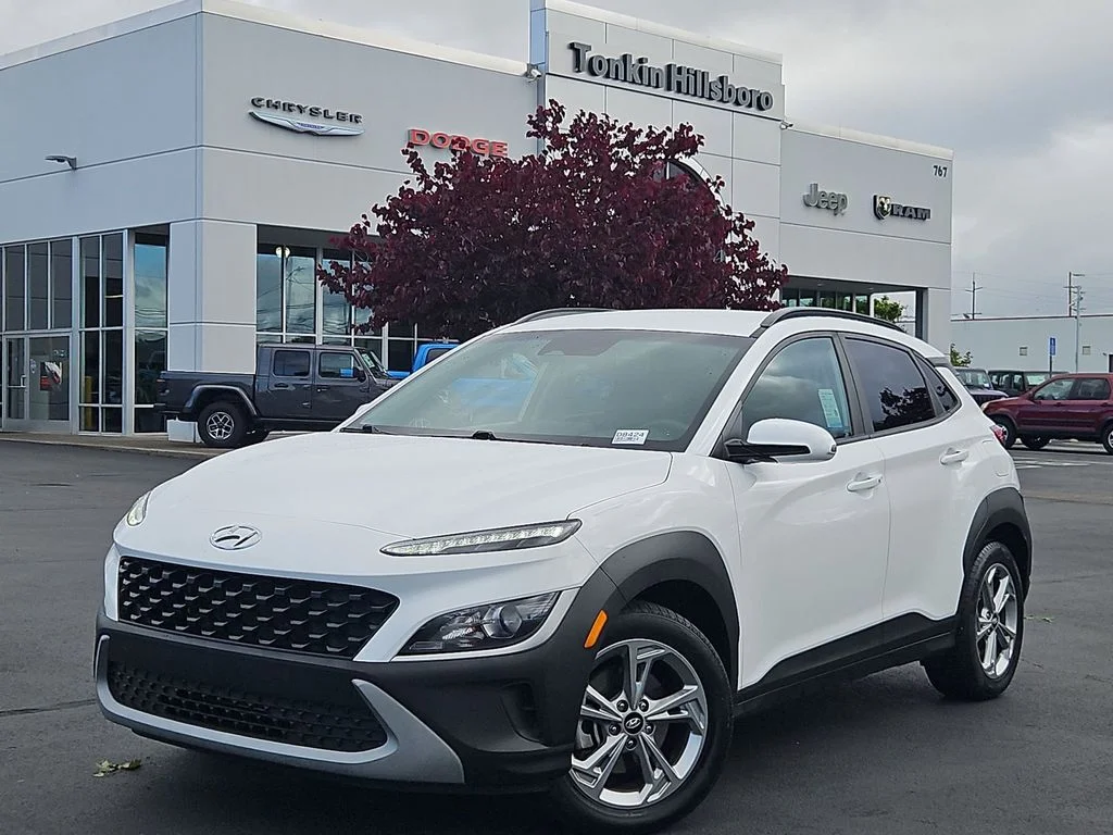 Used 2023 Lunar White Hyundai SEL image 2