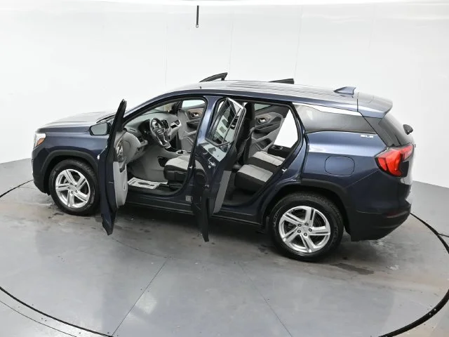 Used 2018 BLUE STEEL METALLIC GMC SLE image 40